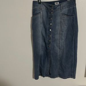 A used to Jean skirt